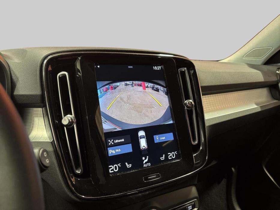 VOLVO XC40 2022