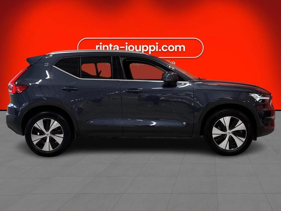 VOLVO XC40 2022