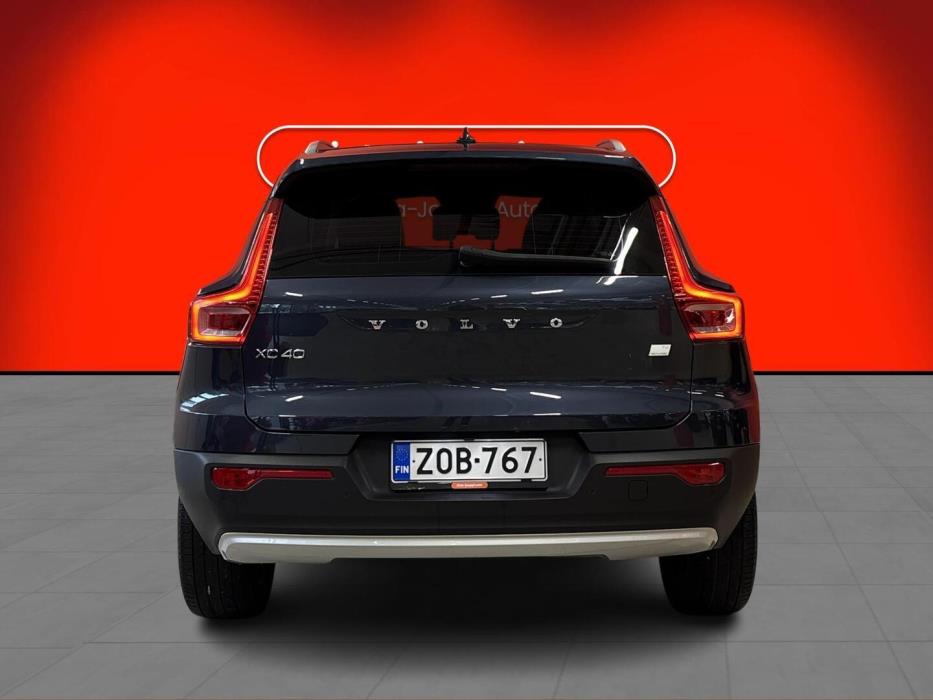 VOLVO XC40 2022