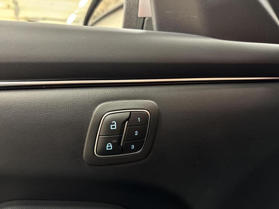 FORD MUSTANG MACH-E 2021