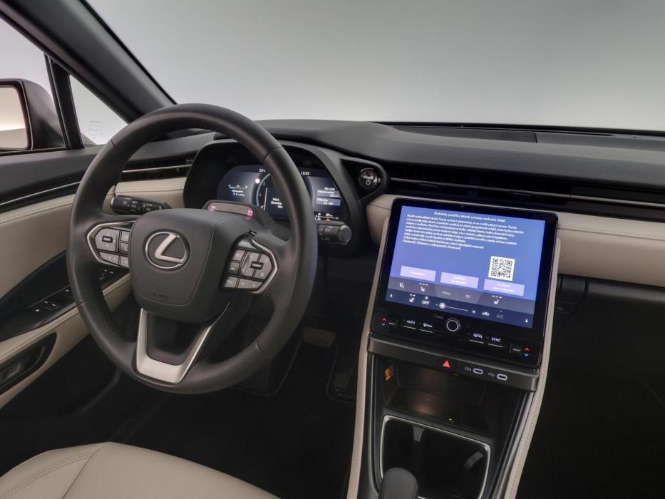 LEXUS LBX 2024