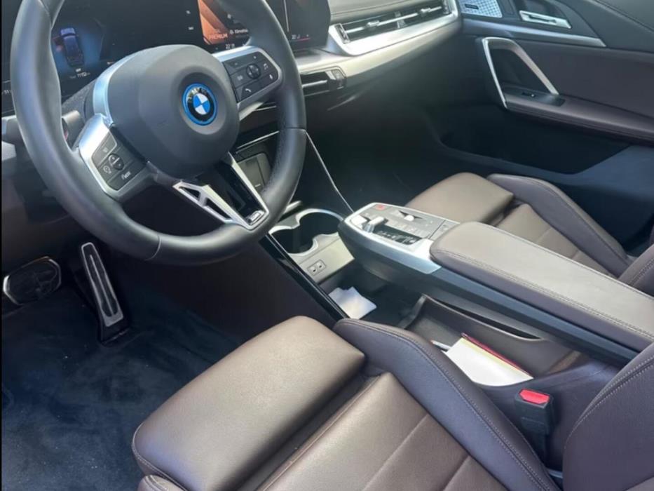 BMW IX1 2024