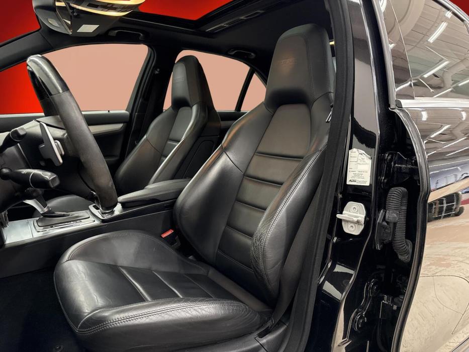 MERCEDES-BENZ C 63 AMG 2008