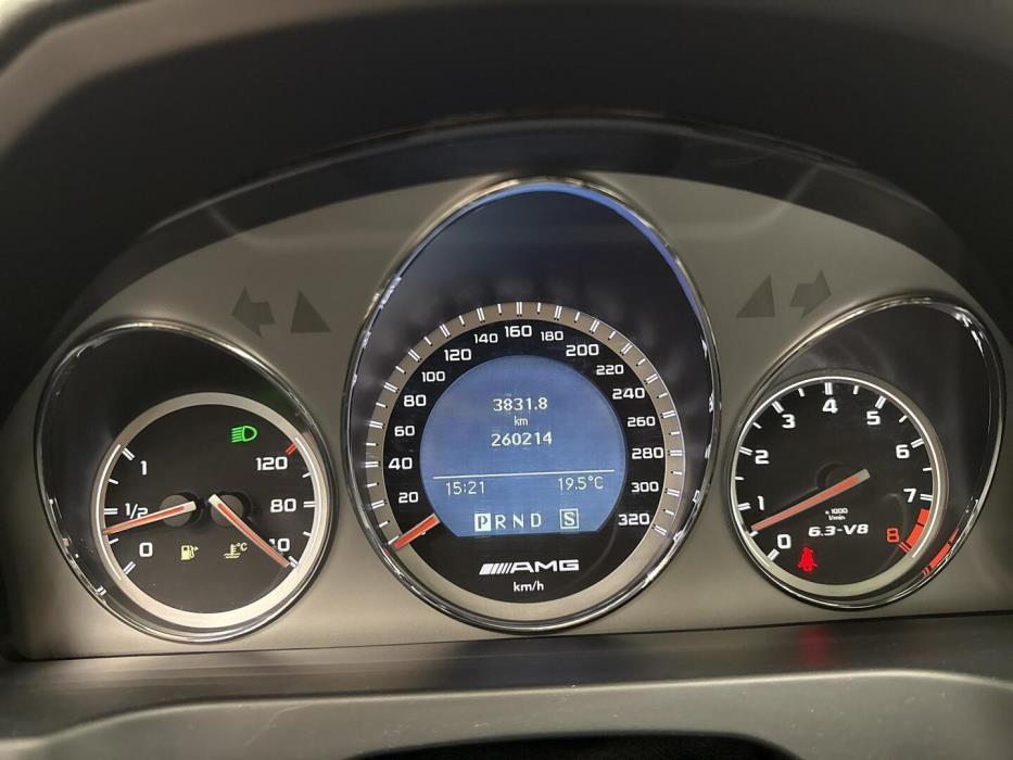 MERCEDES-BENZ C 63 AMG 2008