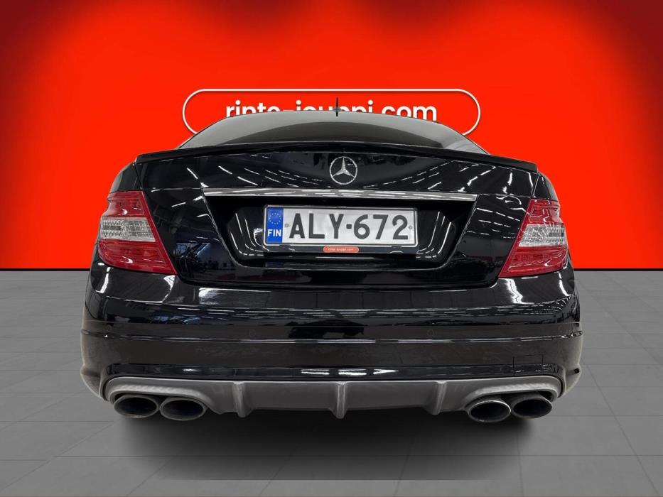 MERCEDES-BENZ C 63 AMG 2008
