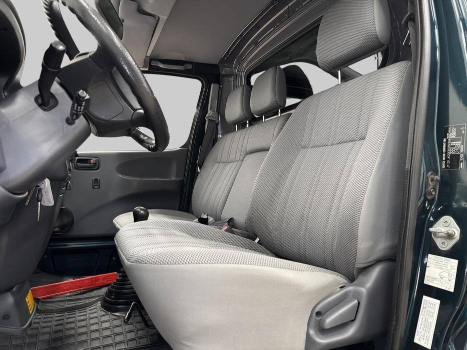 TOYOTA Hiace 2007
