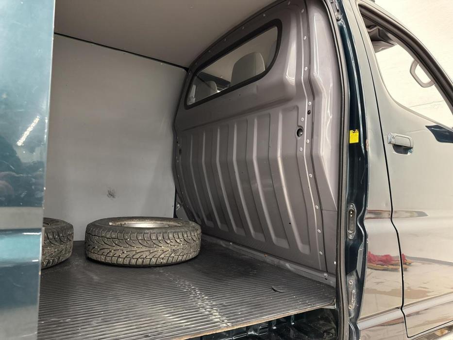 TOYOTA Hiace 2007