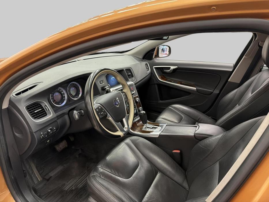 VOLVO S60 2011