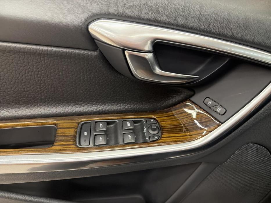 VOLVO S60 2011