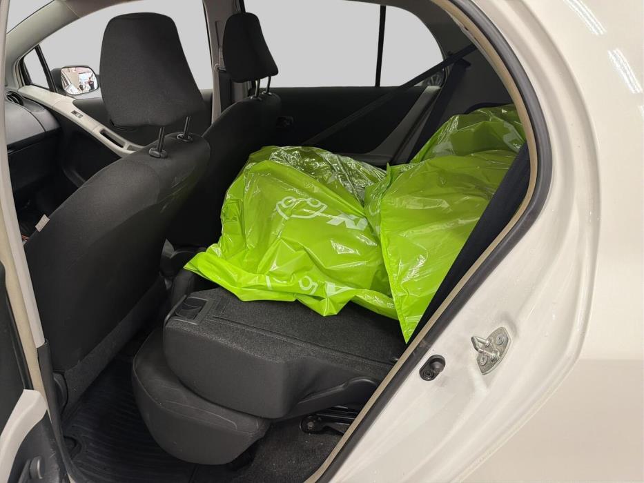 TOYOTA Yaris 2011
