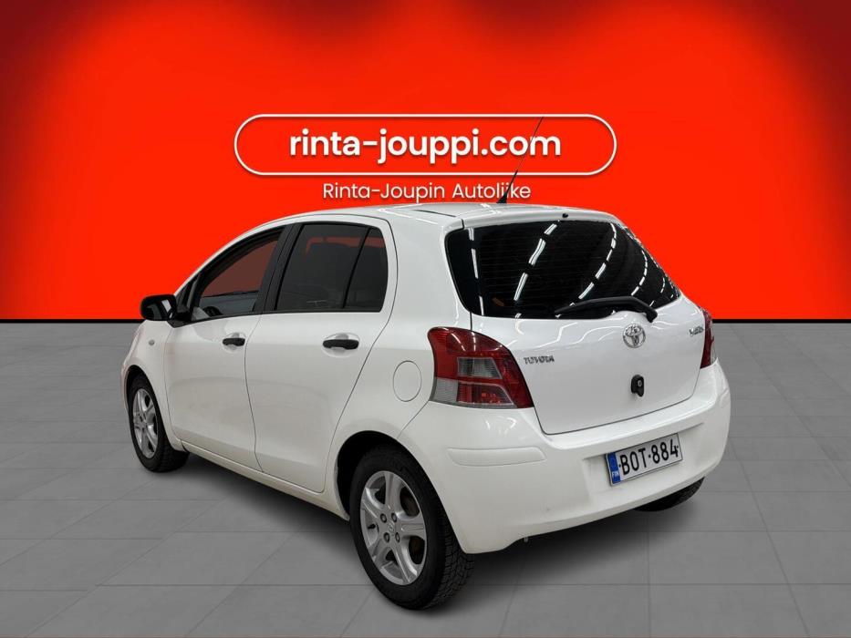 TOYOTA Yaris 2011