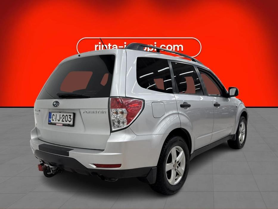 SUBARU Forester 2010