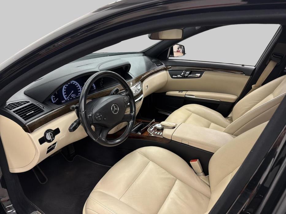 MERCEDES-BENZ S 2010