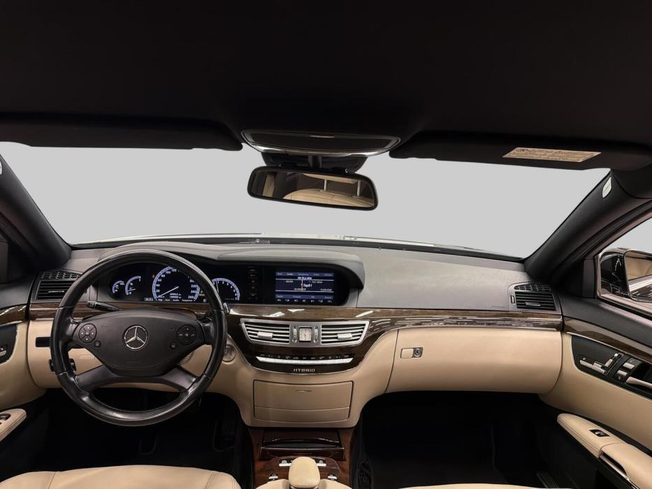 MERCEDES-BENZ S 2010