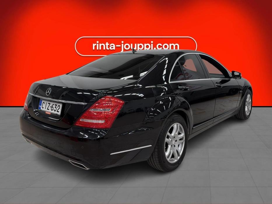 MERCEDES-BENZ S 2010