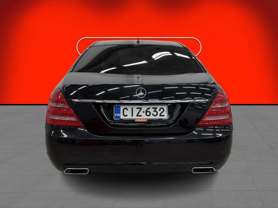 MERCEDES-BENZ S 2010