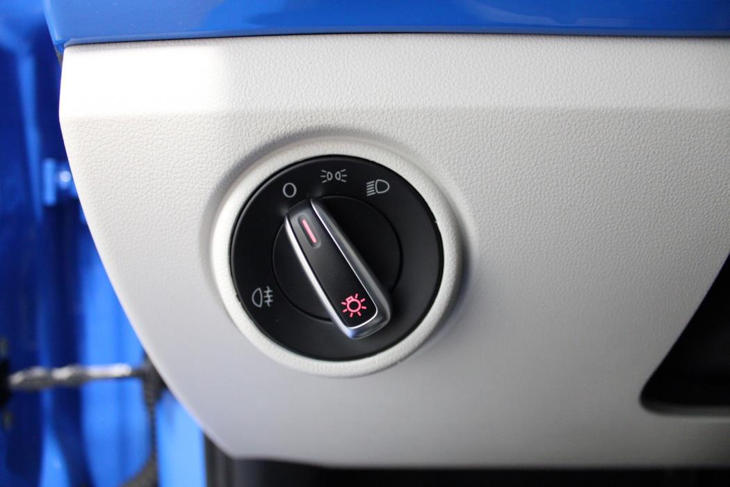 VOLKSWAGEN up! 2015