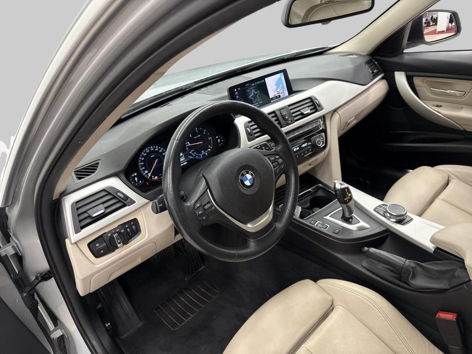 BMW 320 2019