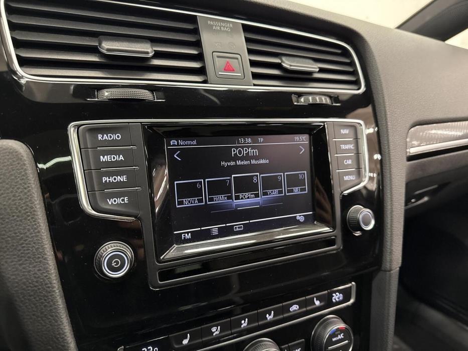 VOLKSWAGEN Golf 2015