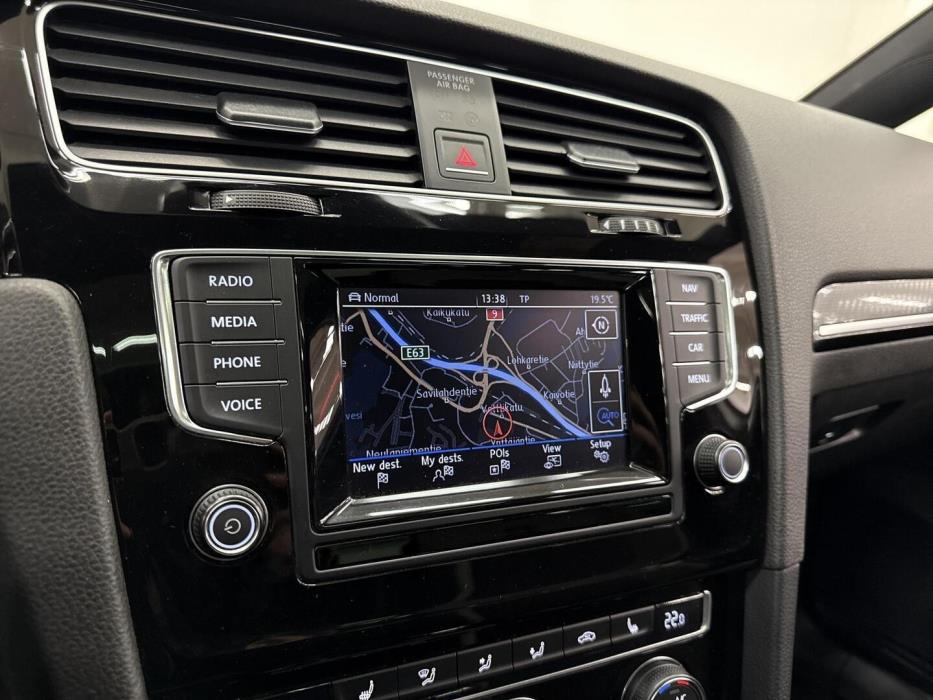 VOLKSWAGEN Golf 2015