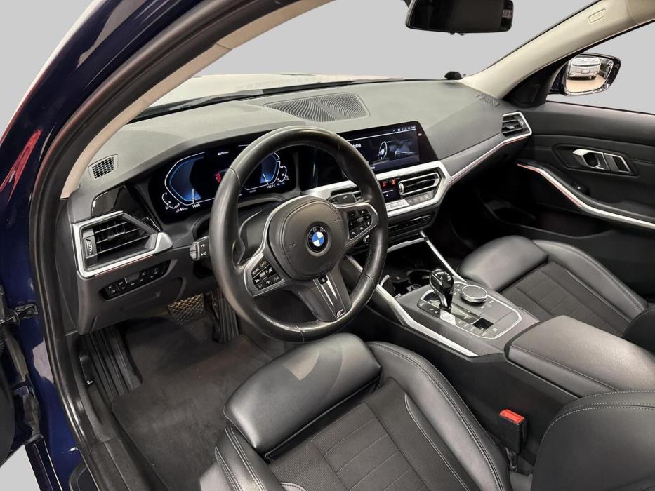 BMW 330 2019
