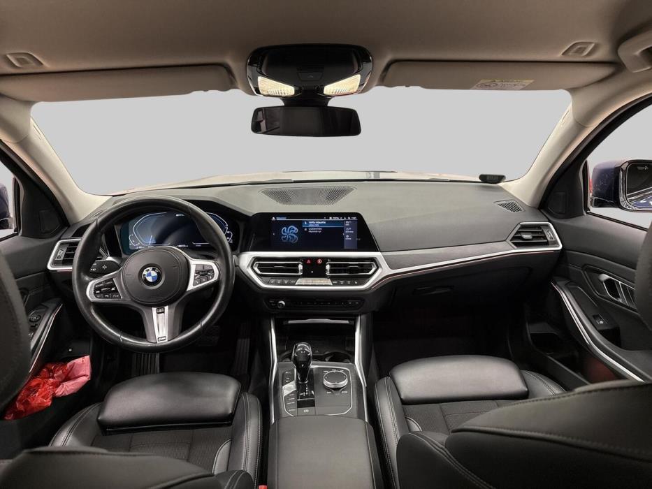 BMW 330 2019