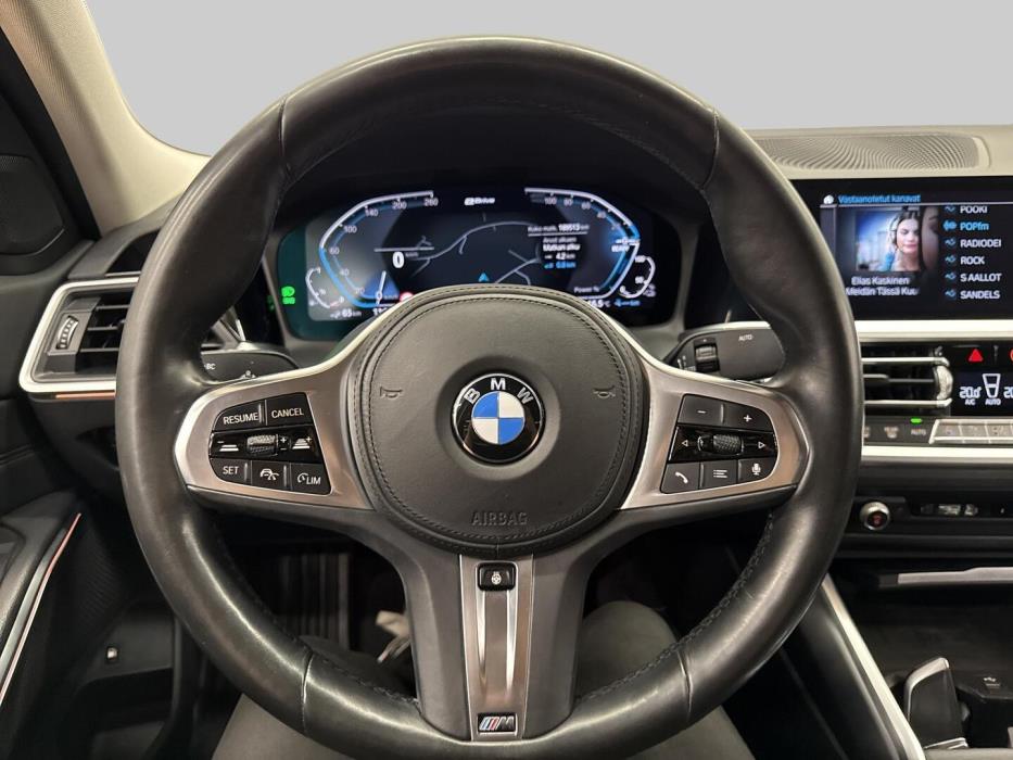 BMW 330 2019