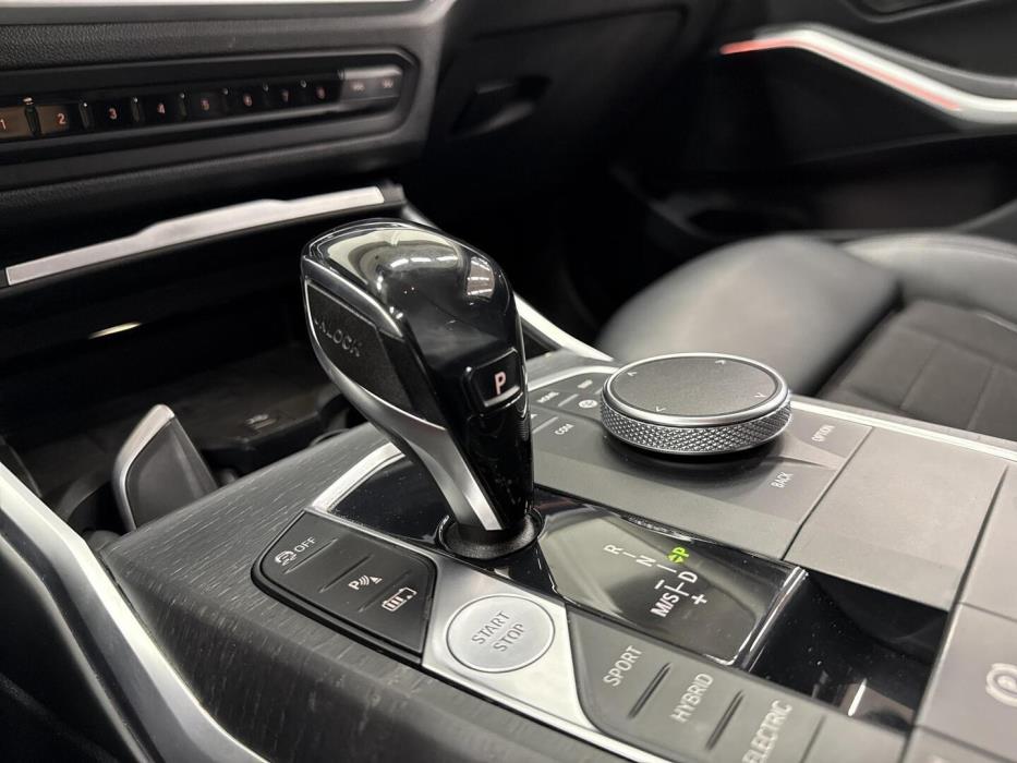 BMW 330 2019