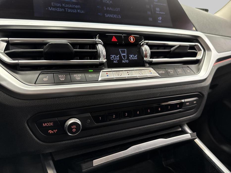 BMW 330 2019