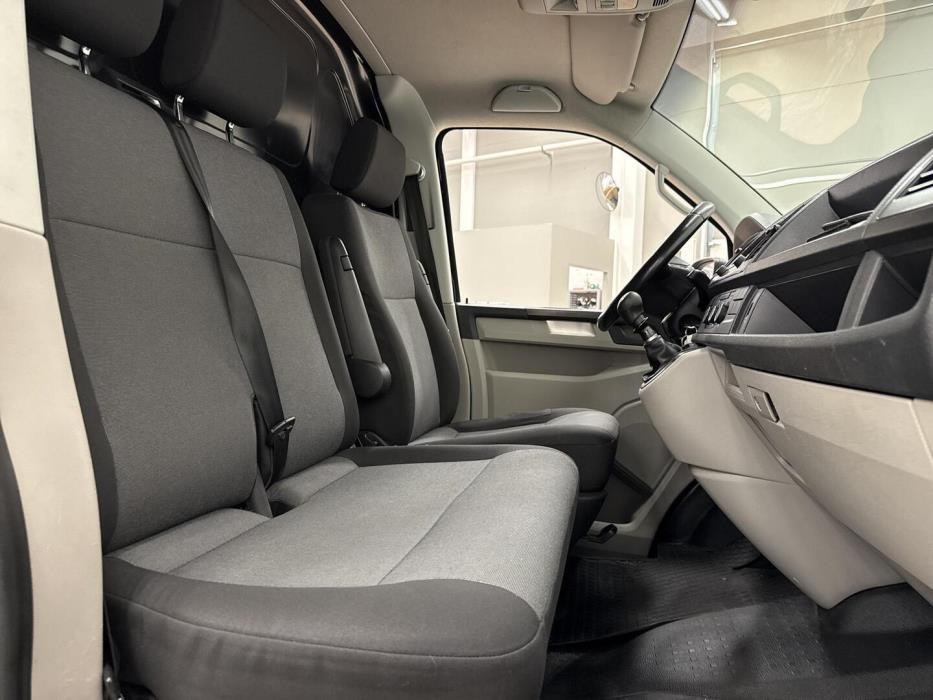 VOLKSWAGEN Transporter 2016