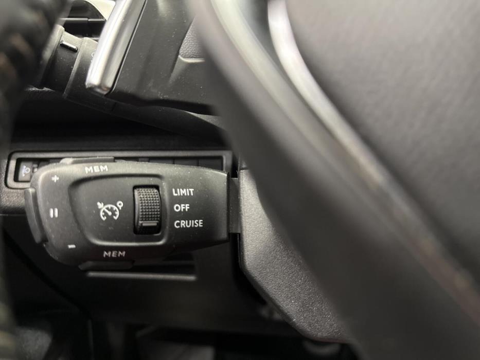 PEUGEOT 3008 2021