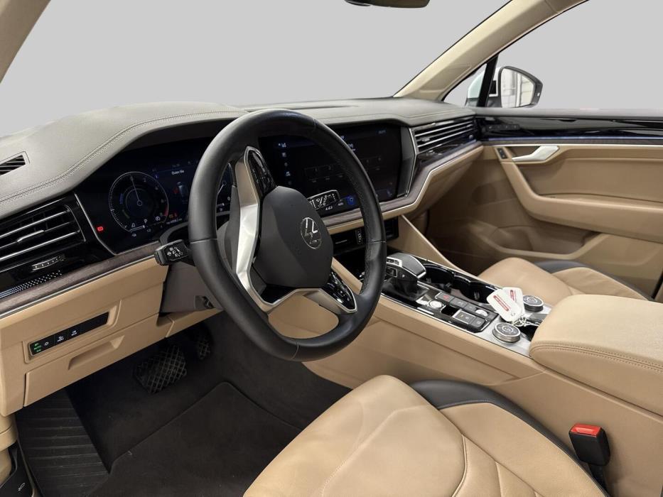 VOLKSWAGEN Touareg 2023
