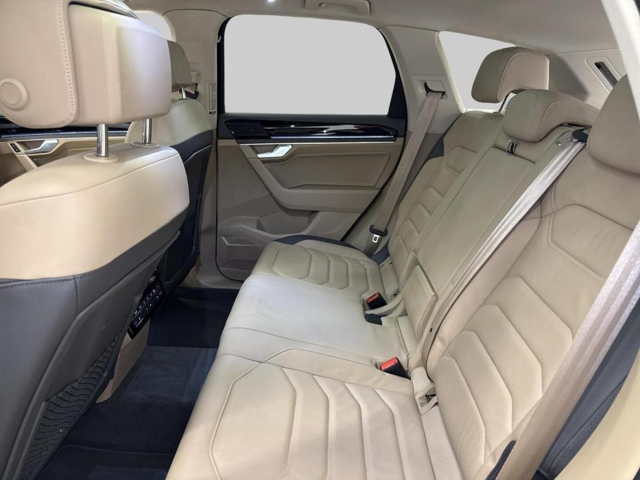 VOLKSWAGEN Touareg 2023