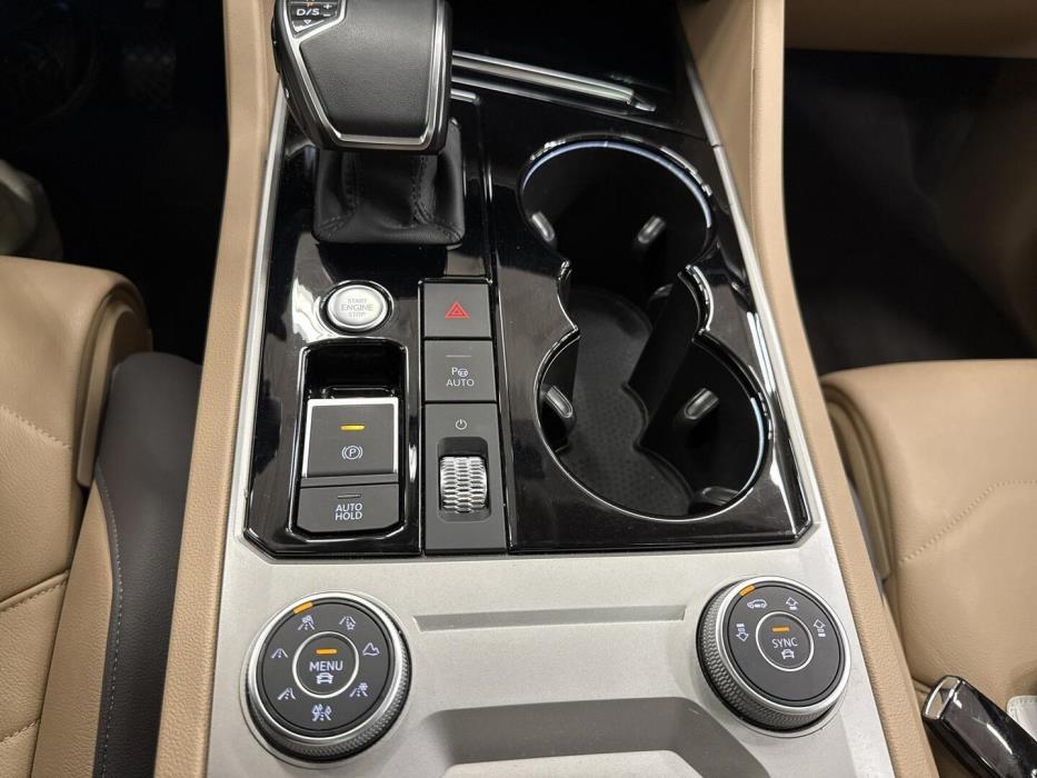 VOLKSWAGEN Touareg 2023