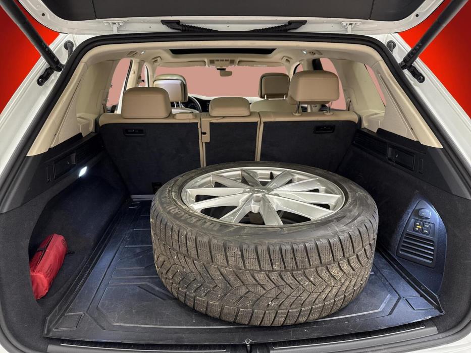 VOLKSWAGEN Touareg 2023