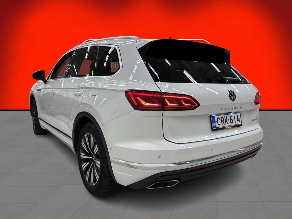 VOLKSWAGEN Touareg 2023