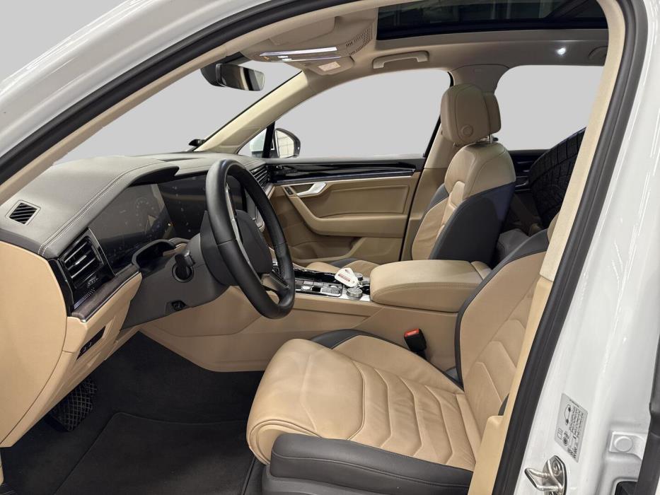 VOLKSWAGEN Touareg 2023