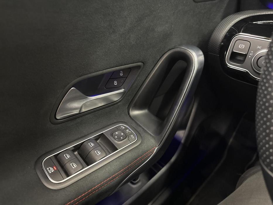 MERCEDES-BENZ CLA 2023