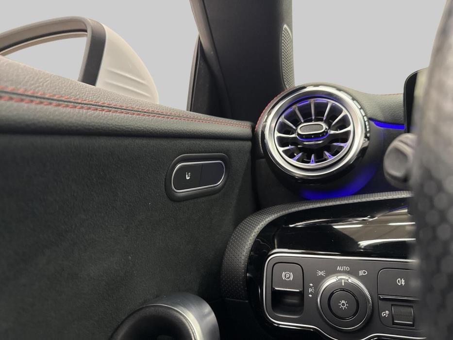 MERCEDES-BENZ CLA 2023
