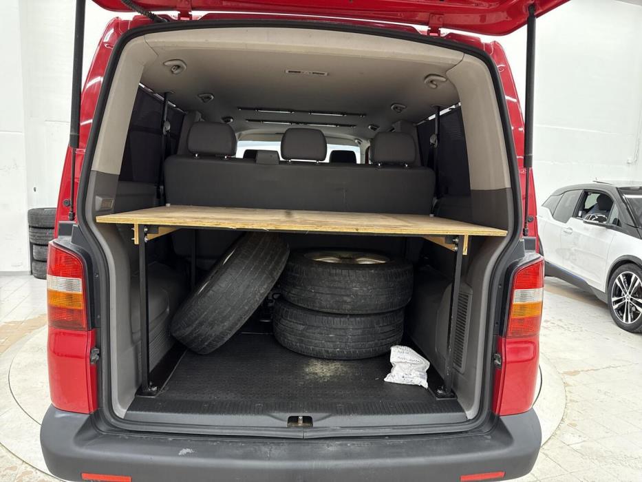 VOLKSWAGEN Transporter 2006