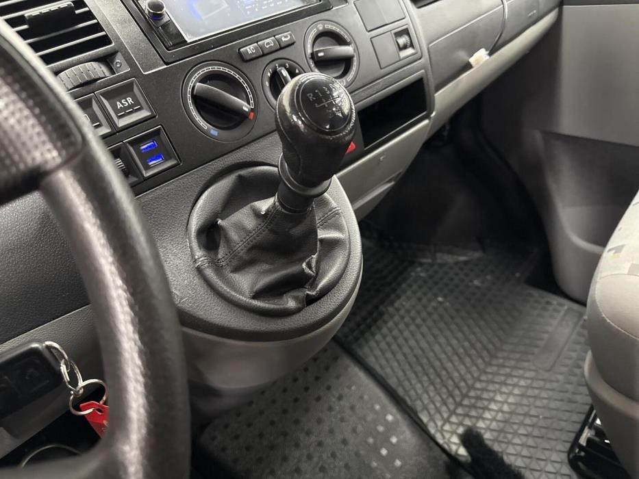 VOLKSWAGEN Transporter 2006