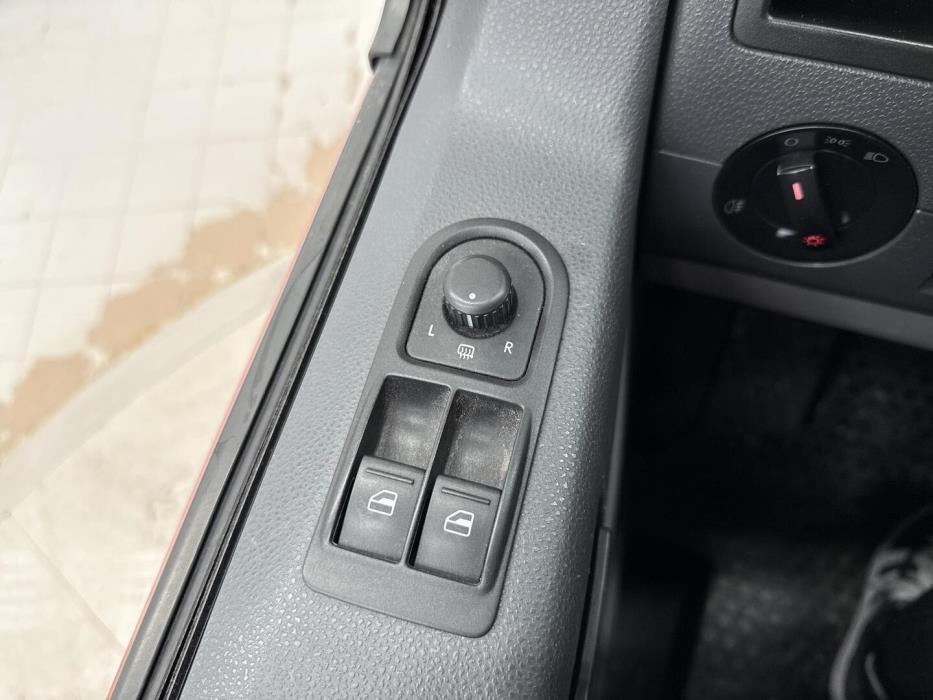 VOLKSWAGEN Transporter 2006