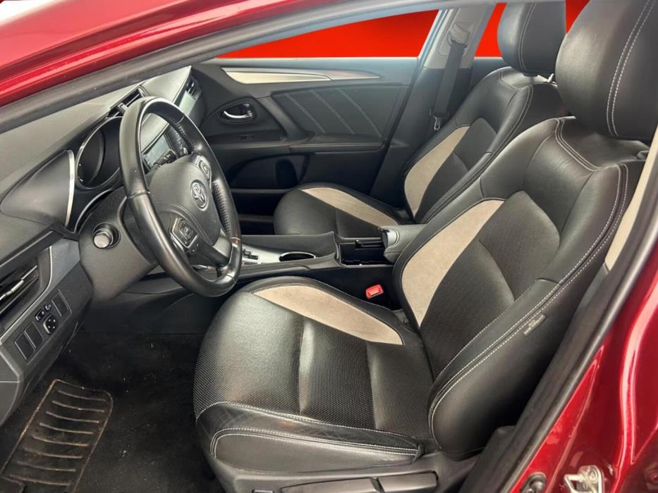 TOYOTA AVENSIS 2018