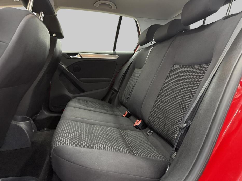 VOLKSWAGEN Golf 2010