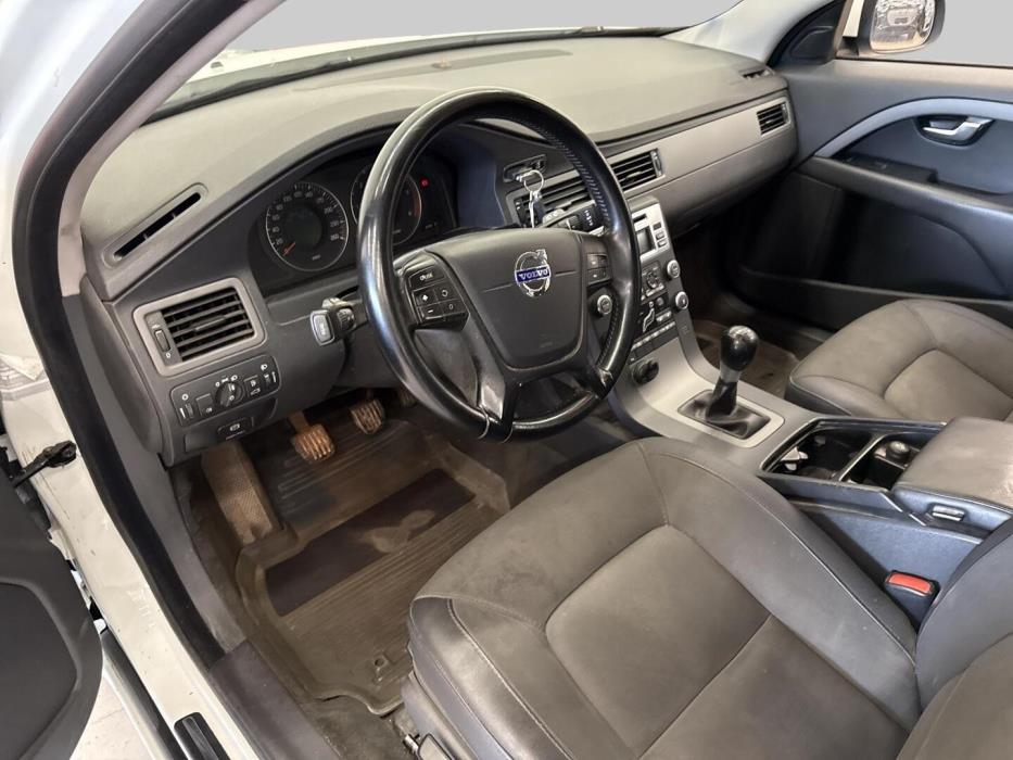 VOLVO V70 2010