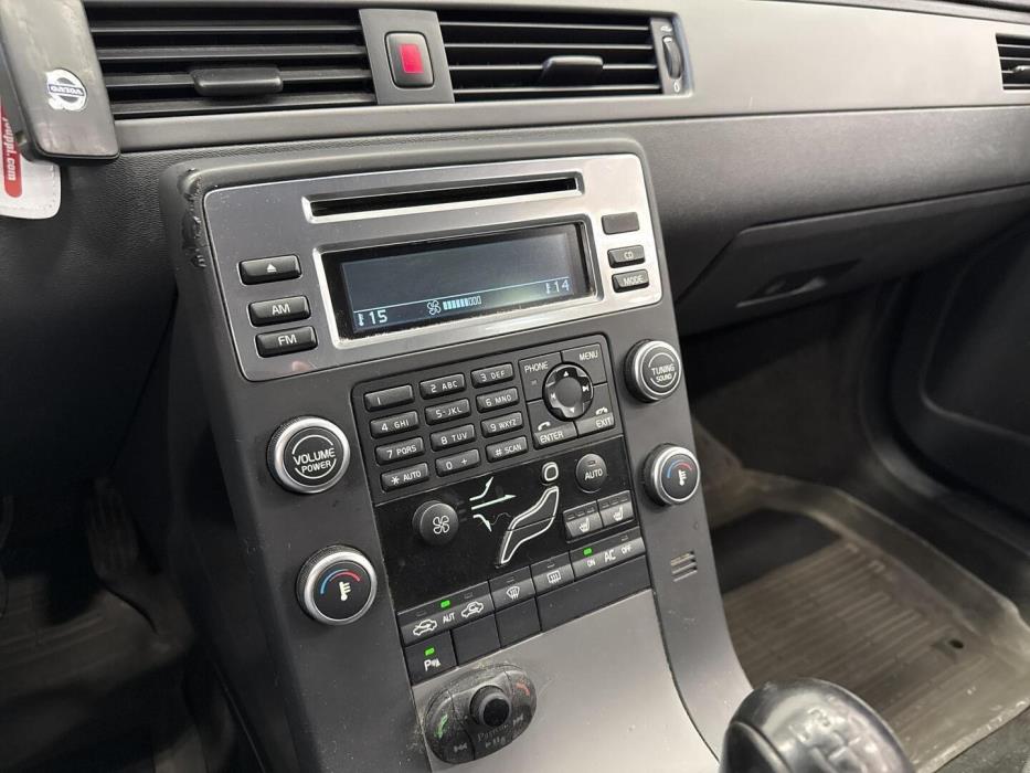 VOLVO V70 2010