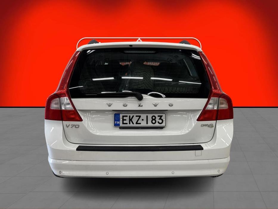 VOLVO V70 2010