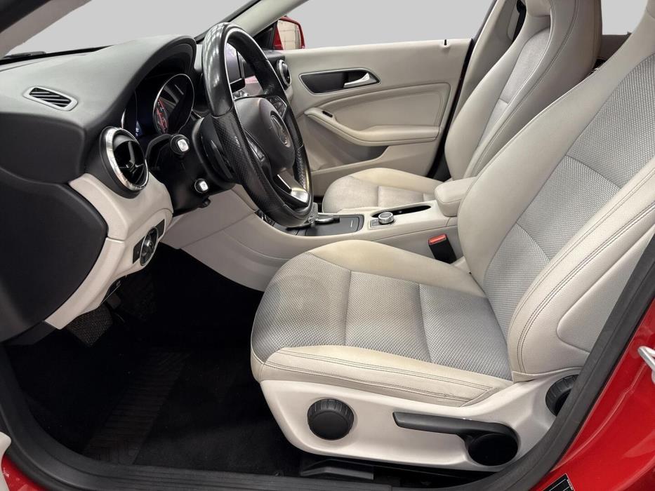 MERCEDES-BENZ CLA 2015