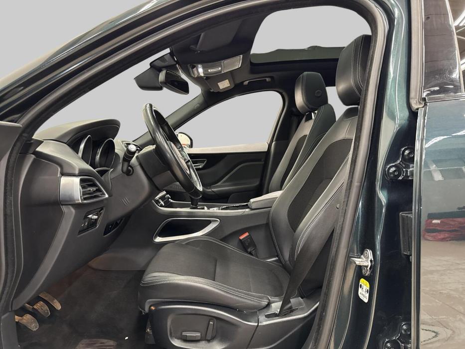 JAGUAR F-PACE 2016