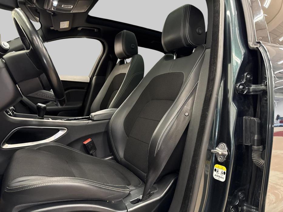 JAGUAR F-PACE 2016